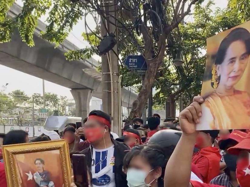 Protesters in Thailand oppose the detention of Aung San Suu Kyi