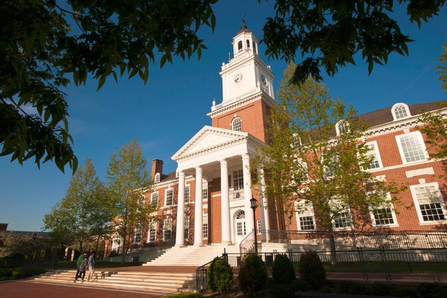 Johns Hopkins invites 2,309 applicants to join Class of 2023 Hub