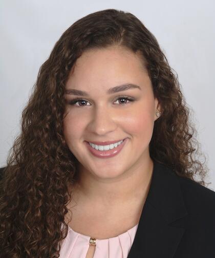 A professional headshot of Eleana Parajón.