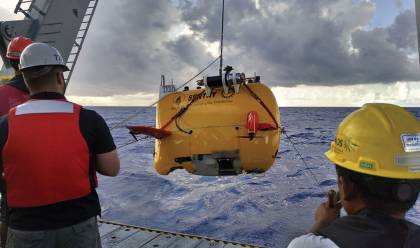 Sentry is recovered after a dive on the Bowditch Seamount.