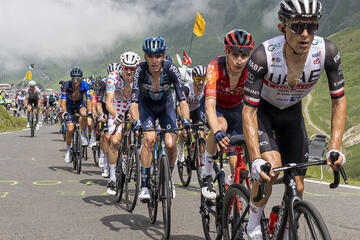 The peloton with the best climber jersey on the ascent of the Tourmalet during stage 6 of the Tour de France 2023