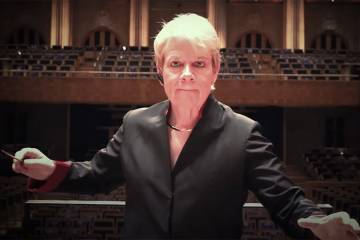 Marin Alsop conducts