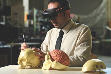 Surgeon uses mixed reality headset