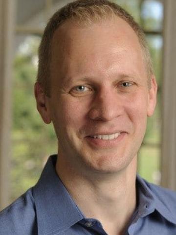 headshot of Robert Johnston