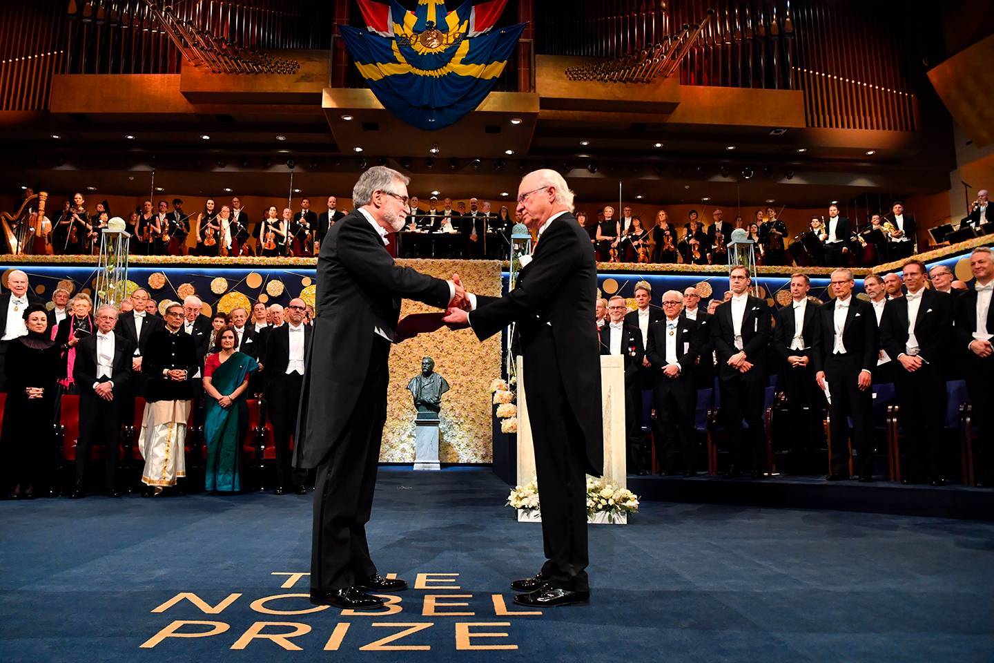 Gregg Semenza accepts Nobel Prize
