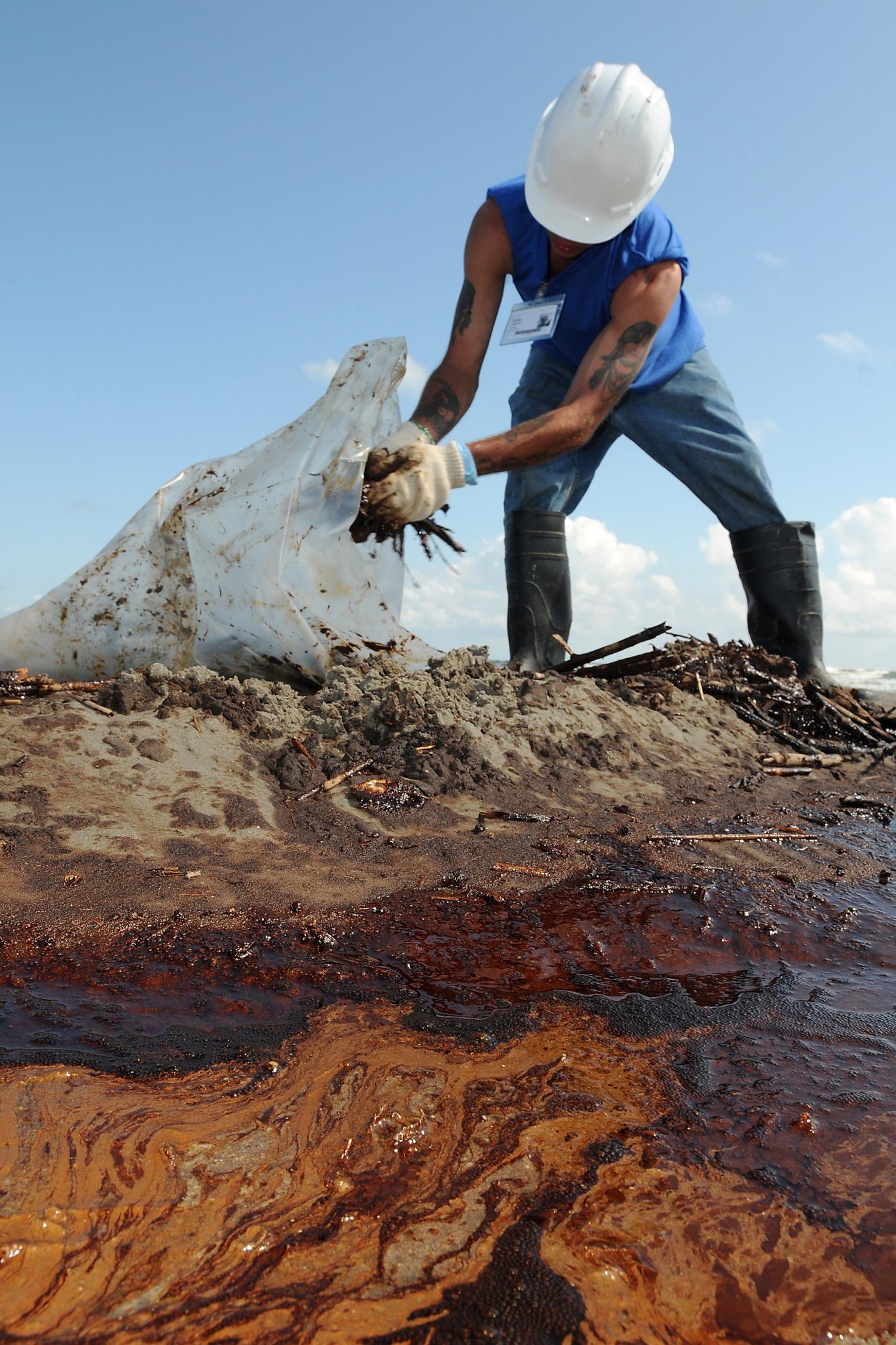Chicago Oil Spill: The Aftermath And Cleanup Efforts - 8r371ec