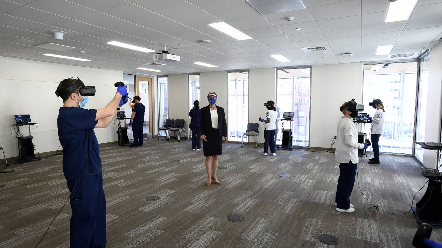 Nursing students use VR to simulate medical emergencies