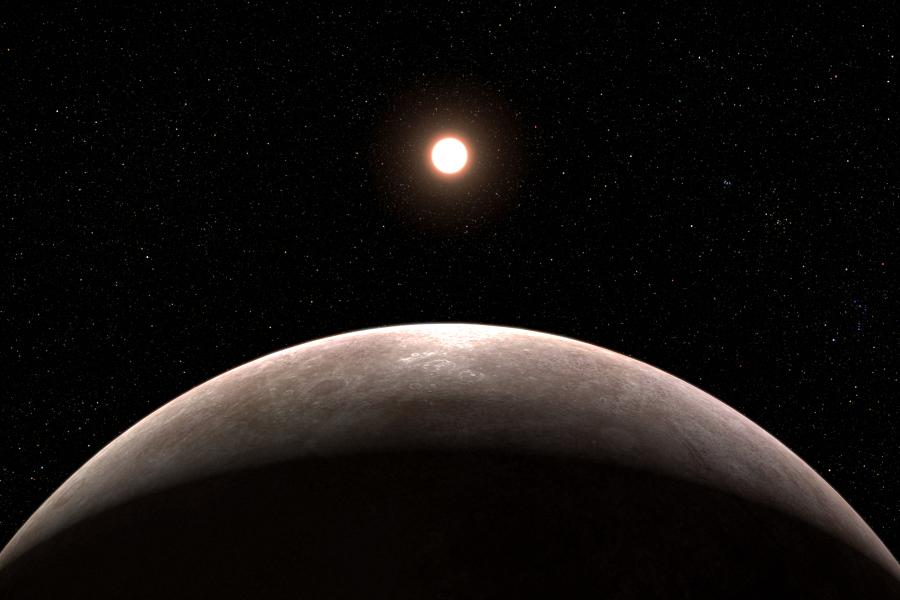 The curve of an exoplanet is illuminated by a distant star