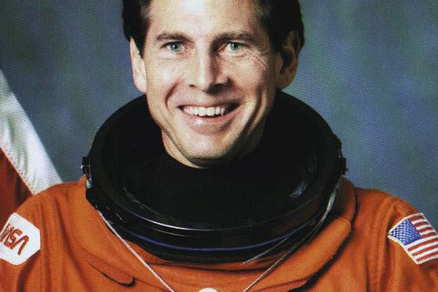 A headshot of astronaut Samuel Durrance