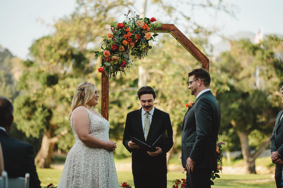 Reid Ginsburg, A&S ’13, officiates the wedding of Jenny Love, A&S ’13, to Dustin Jay Bell.