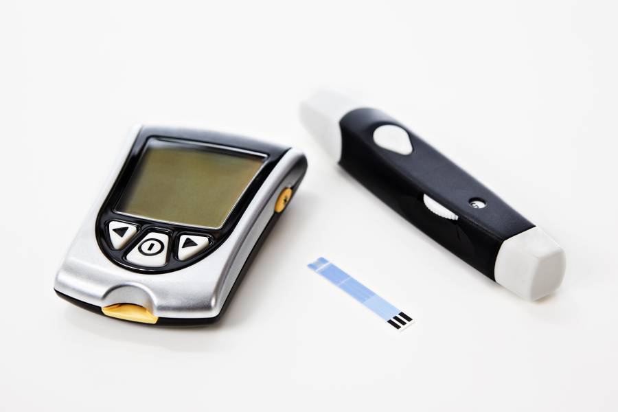 Jeanoko Blood Glucose Meter, Voice Broadcast Accurate Measurement Blood  Pressure Sugar Monitor Easy Operation 2 in 1 Large Display Data Memory for