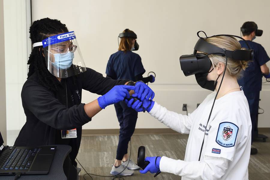 Nursing students use VR to simulate medical emergencies