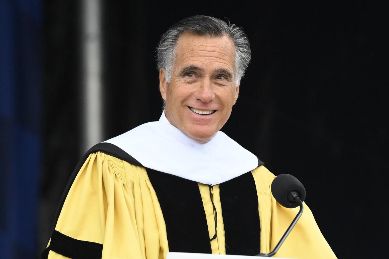 Mitt Romney urges Johns Hopkins graduates to rely on family