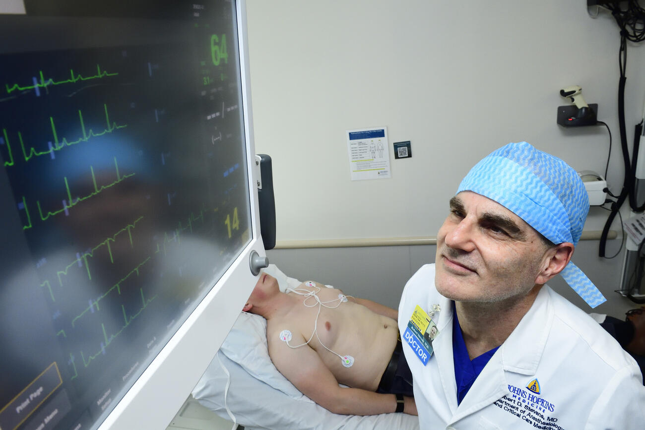 jhu.edu - Jill Rosen - AI fares better than doctors at predicting deadly complications after surgery