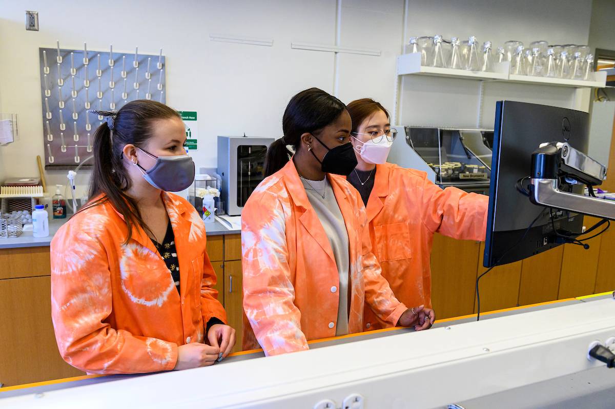 Creating a bright future for women in STEM Creating a bright future for women in STEM