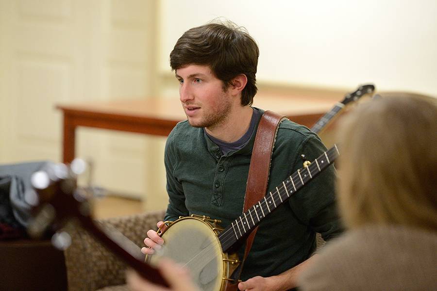 JHU Intersession course introduces students to oldtime banjo music Hub